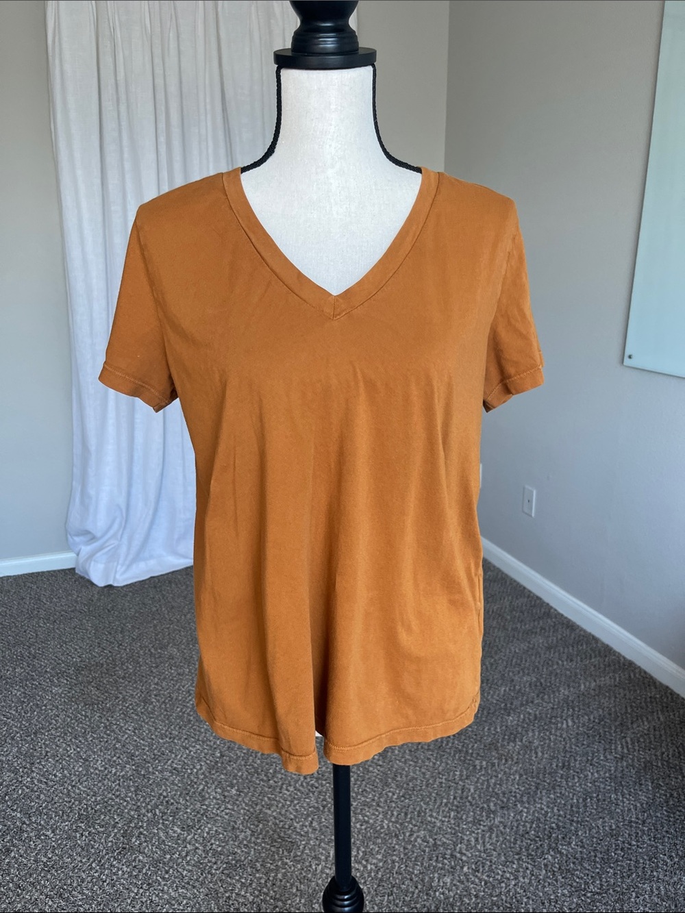 Mate Organic Cotton Camel Copper V Neck T Shirt Size M